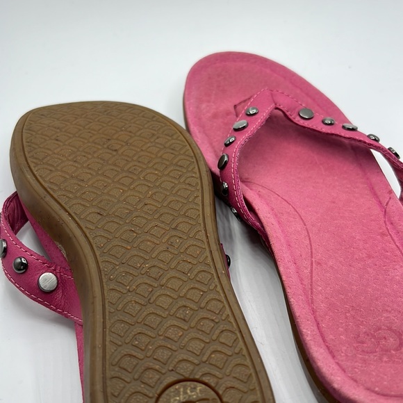 Ugg Flip Flops - Picture 6 of 7